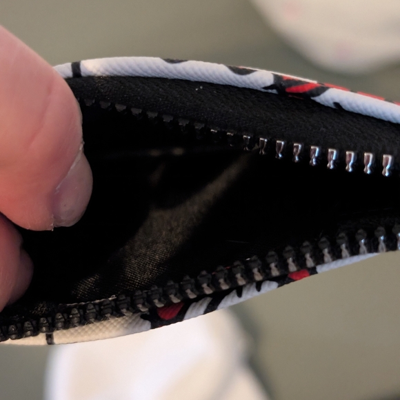 Hello Kitty Coin Pouch And Card Holders - Picture 5 of 5